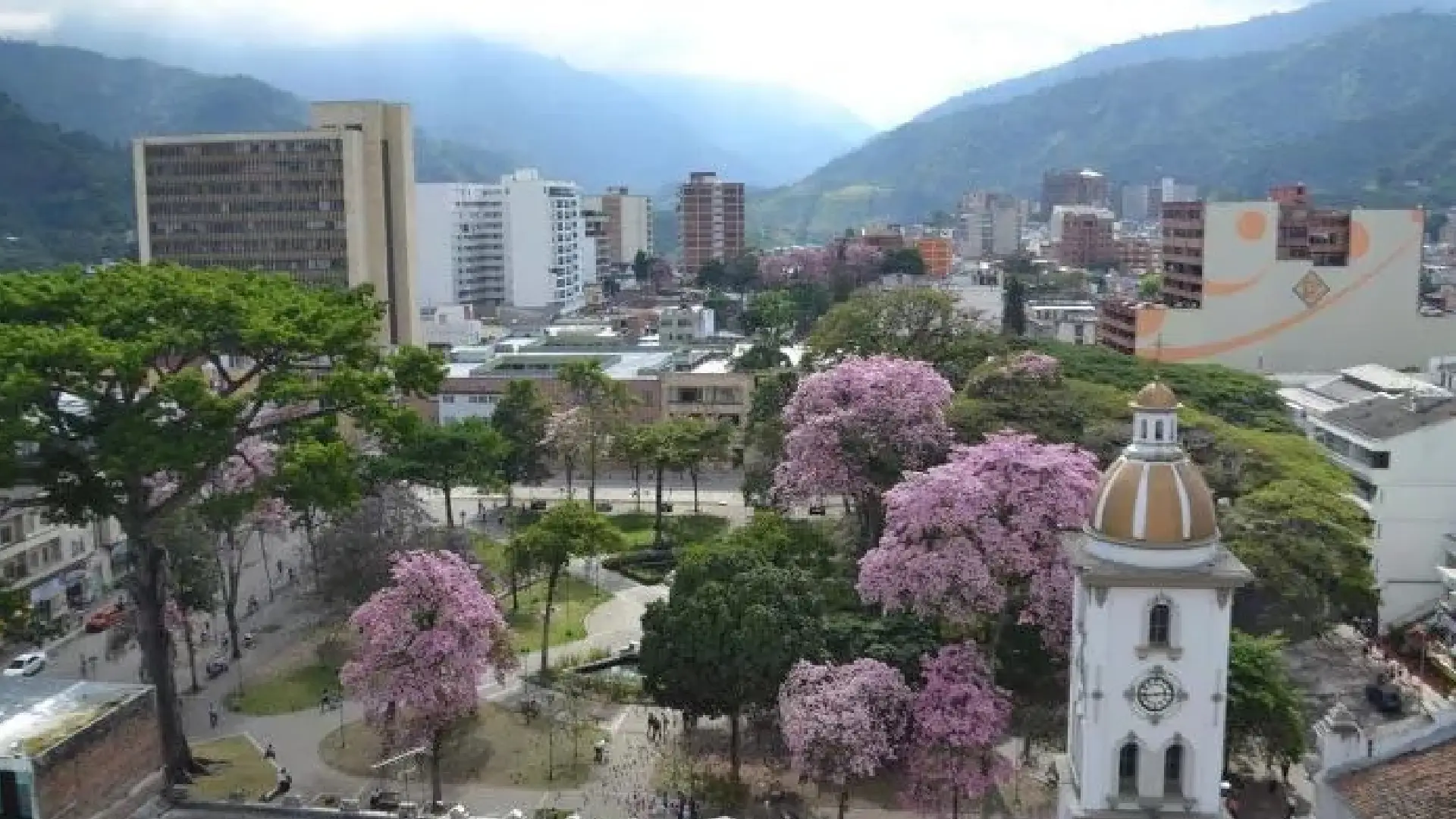 Equipo de Mudanzas ByR trabajando